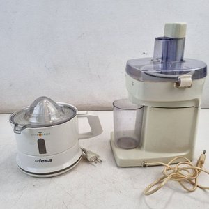 Set de 2 Extractores de Jugo: Exprimidor Ufesa Citropress y Extractor Philips Blancos - imagen 3