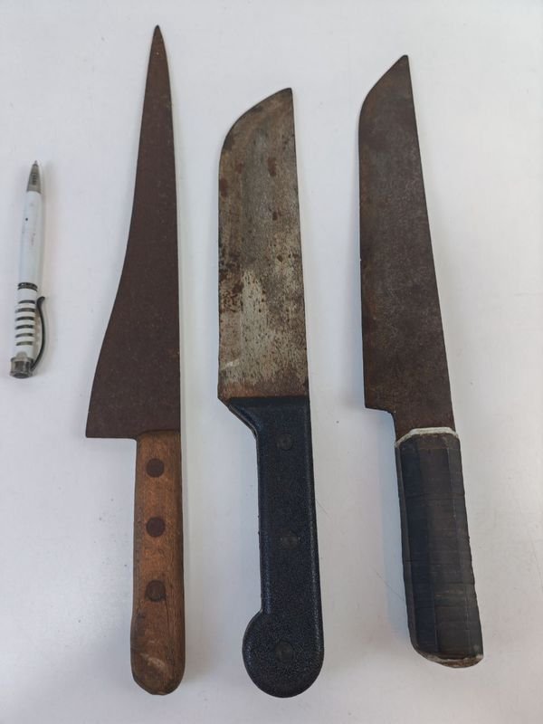Tres Cuchillas de Corte con Materiales de Metal y Madera - imagen 2