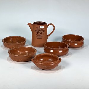 Conjunto de Cerámica Marrón: 5 Cazuelas y Cafetera (sin tapa) - imagen 1