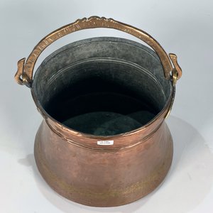 Olla Cónica de Cobre con Asa y Detalles de Uso - imagen 2