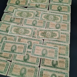 Lote de Billetes Uruguayos de 50 Centésimos - Estado Regular - imagen 5