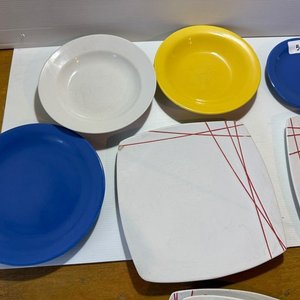 Lote anterior: Lote de Platos de Cerámica Varios Colores y Diseños