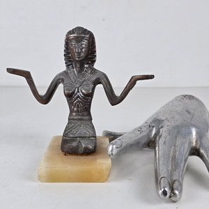Lote siguiente: Figura Egipcia Decorativa en Bronce sobre Base de Mármol