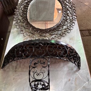 Lote siguiente: Dressoire Antiguo con Espejo de Hierro Forjado