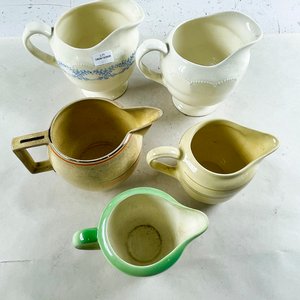 Lote de 5 Lecheras de Loza de Distintas Marcas y Diseños - imagen 2