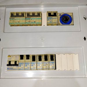 Tablero Eléctrico con Térmicas y Cajas para Disyuntores - imagen 3