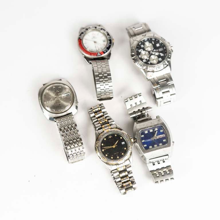 Lote anterior: Colección de relojes para hombres con detalles