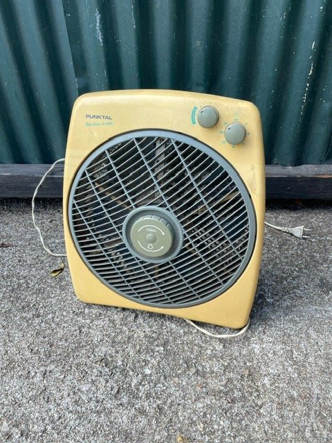 Lote anterior: Ventilador de plástico amarillo en excelente estado
