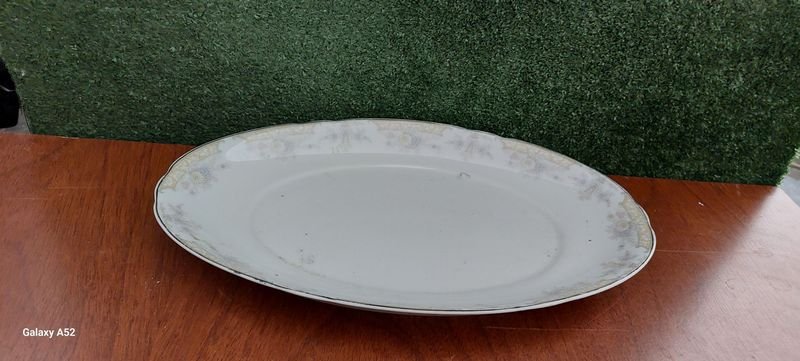 Servicio de mesa en porcelana y metal - imagen 13