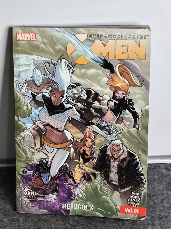 Libro de Historieta Marvel Extraordinarios X-Men Vol. 1 Refugio-X