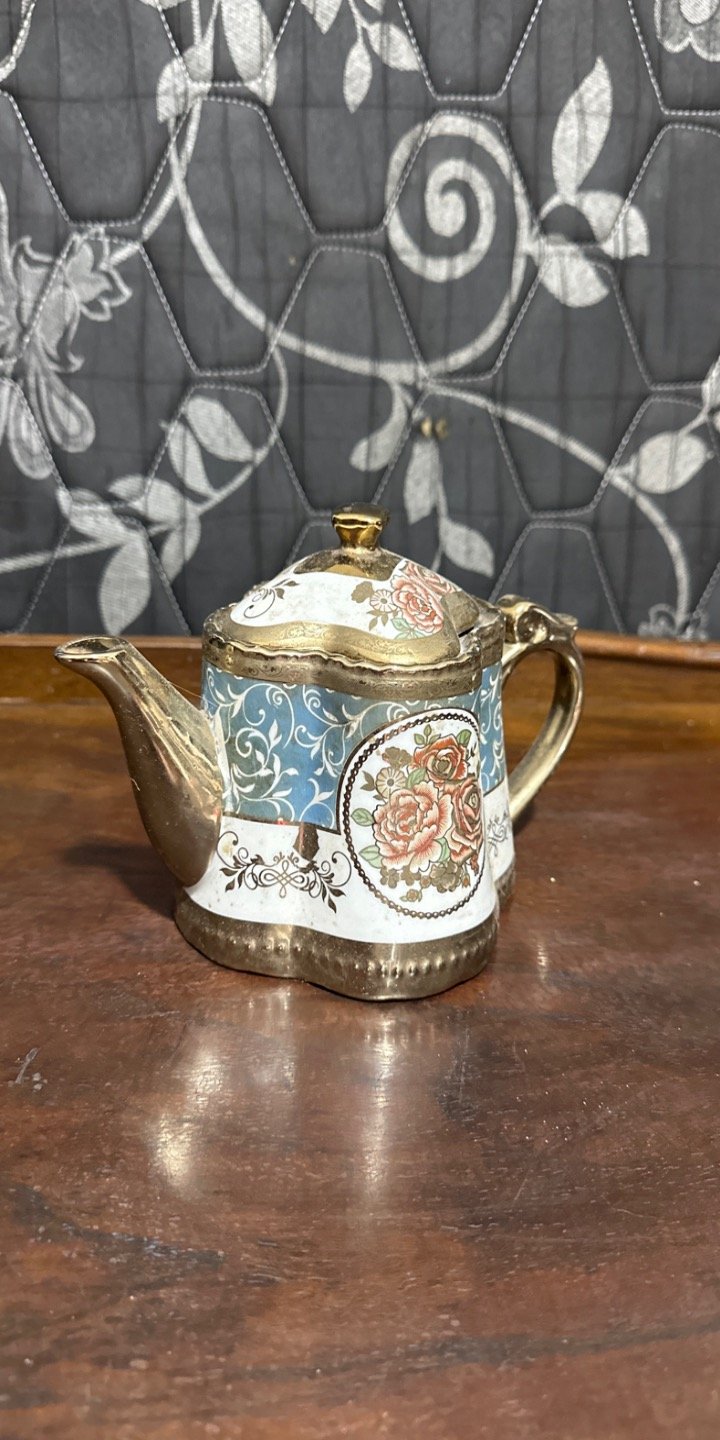 Lote anterior: Teapot de Cerámica con Diseño Floral