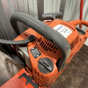Motosierra Husqvarna 236 con Lubricantes y Herramienta de Ajuste - imagen 10