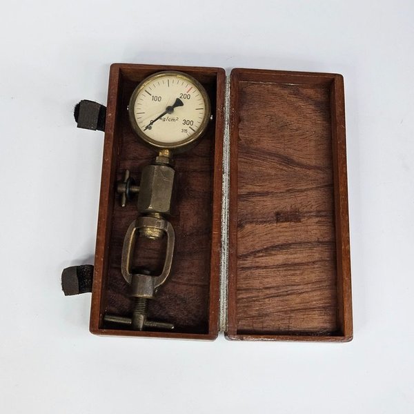 Antiguo Medidor de Presión Dacor en Caja de Madera - imagen 8