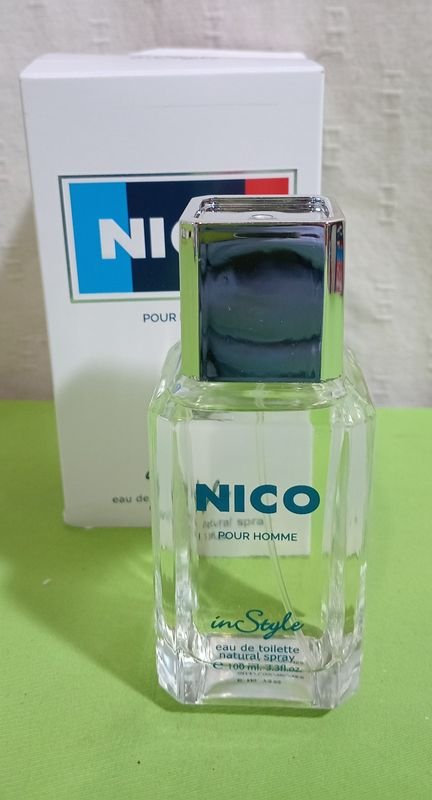 Lote siguiente: Perfume de hombre para hombre
