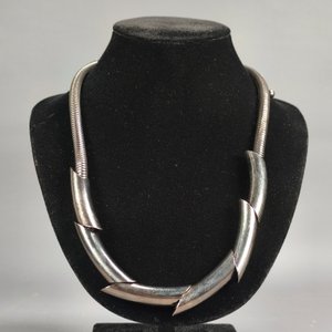 Dos Collares: Cadena Serpiente Metalizada Negra y Collar con Perlas Turquesas Artificiales - imagen 8