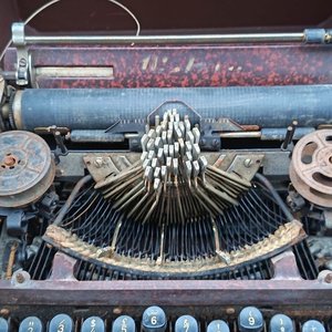 Máquina de Escribir Antigua Alemana con Maletín Original - imagen 6