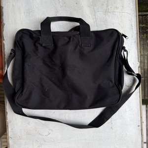 Lote de 2 Bolsos: Negro "PowerTrain 2000" y Bordeaux Estilo Maletín - imagen 2