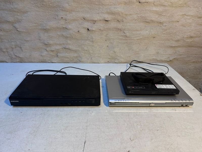 Lote de 2 Reproductores DVD, 1 Blu-ray y Lentes 3D Epson