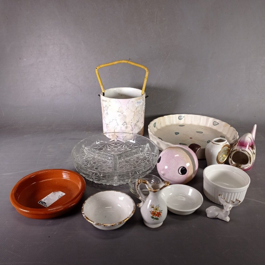 Lote anterior: Colección de cerámica y vidrio para decoración