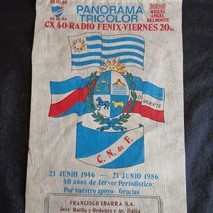 Lote siguiente: Banderín "Panorama Tricolor" 40 Años Periodismo Miguel Ángel Belmonte 1946-1986