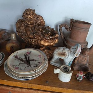 Lote de Adornos Varios: Tazas, Platillos Orientales y Figuras Decorativas - imagen 3