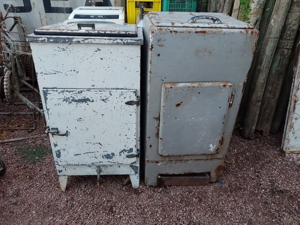 Heladeras antiguas de latón y madera para venta - imagen 1