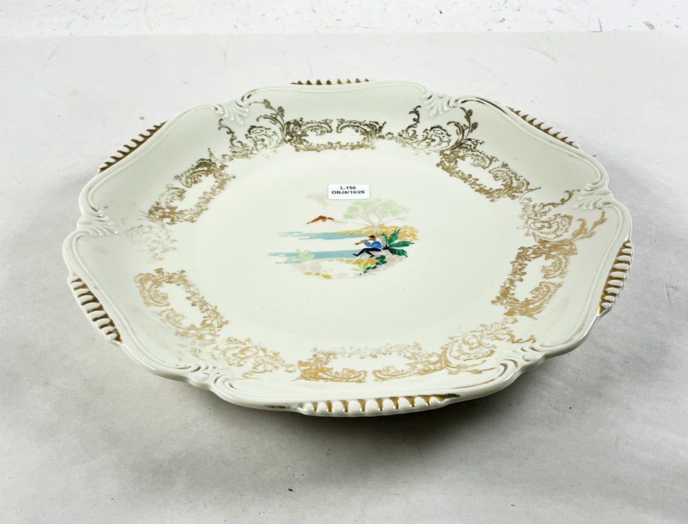 Fuente de Porcelana Bavaria con Escena Campestre y Bordes Dorados
