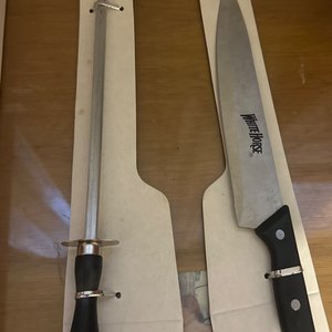 Lote siguiente: Chaira y Cuchilla de Cocina con Mango Negro