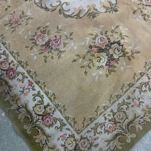Alfombra Persa Sintética con Diseño Floral y Fondo Beige - imagen 4
