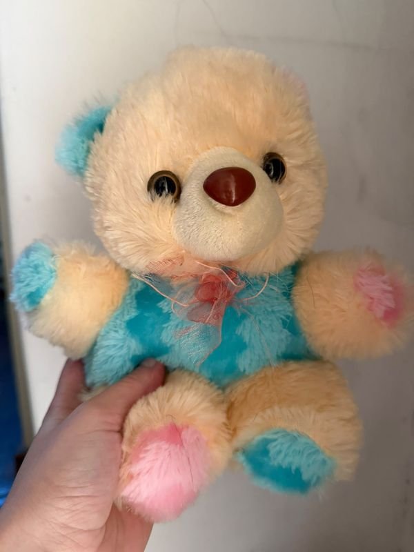 Oso de Peluche Beige y Celeste con Lazo Rosa