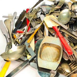 Lote Variado de Cubiertos: Cucharas, Tenedores, Cuchillos y Utensilios de Cocina - imagen 3