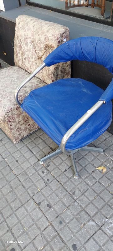 Silla y escritorio tipo sillón en cuero - imagen 5
