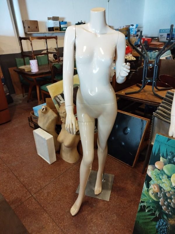 Maniquí de plástico blanco - imagen 3