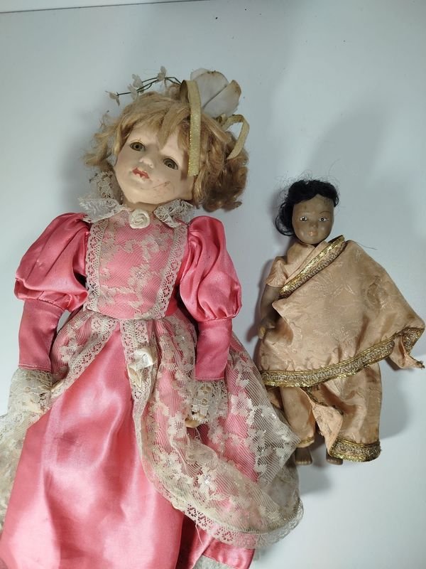 Muñecas de porcelana con vestidos originales - imagen 1
