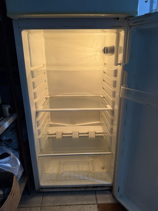 Heladera Panavox Modelo MRF-220C con Freezer - imagen 1