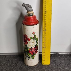 Termo Antiguo de Aluminio Esmaltado con Diseño Floral y Pico de Ave - imagen 1