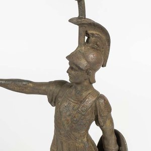 Lámpara de Mesa con Figura de Guerrero de Metal - imagen 2