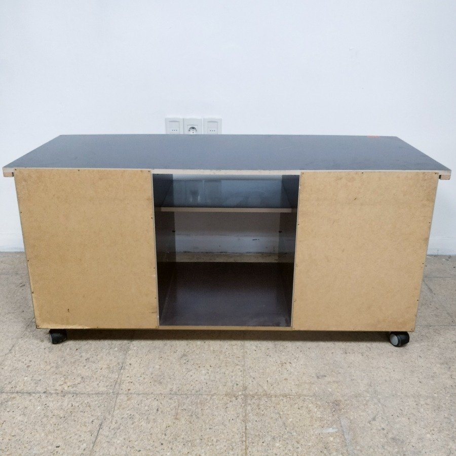 Rack en MDF con dos puertas y compartimentos interiores - imagen 5