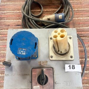 Tablero con Tomas Industriales y Cableado - imagen 5
