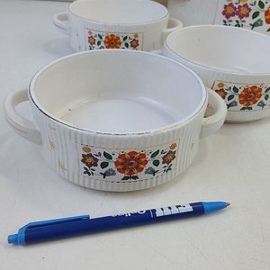 Set Vintage Sopera y 6 Cuencos con Asas, Diseño Floral Esmaltado y Bordes Dorados - imagen 4
