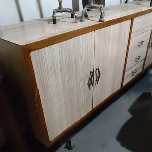 Bargueño de madera con puertas y cajones - imagen 1