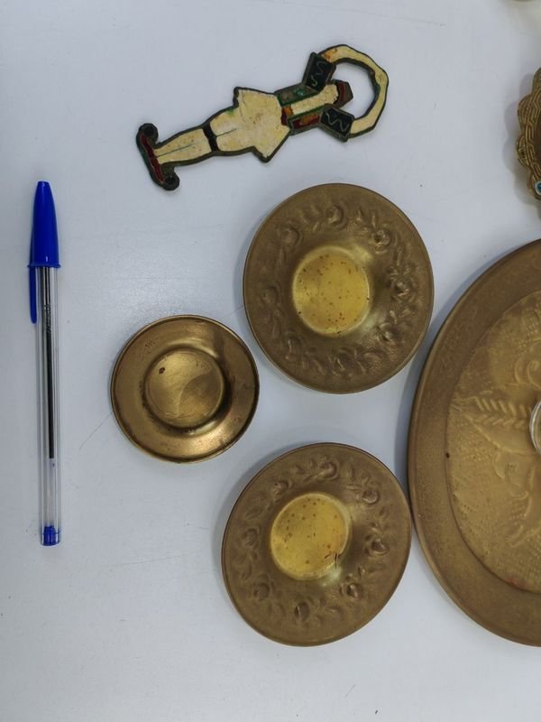 Adornos En Bronce Y Copitas En Vidrio - imagen 3