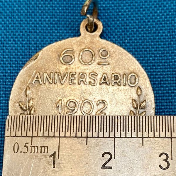Medallas conmemorativas de los 60° Aniversario del Banco Popular del Uruguay - imagen 3