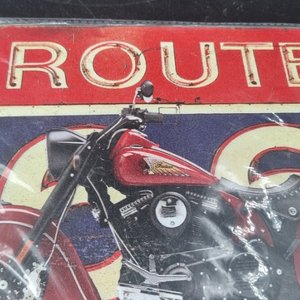 Lote siguiente: Chapa Decorativa "Route 66" con Moto Clásica Roja