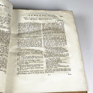 Libro Antiguo en Latín de 1780 con Grabado en Tapa - imagen 4
