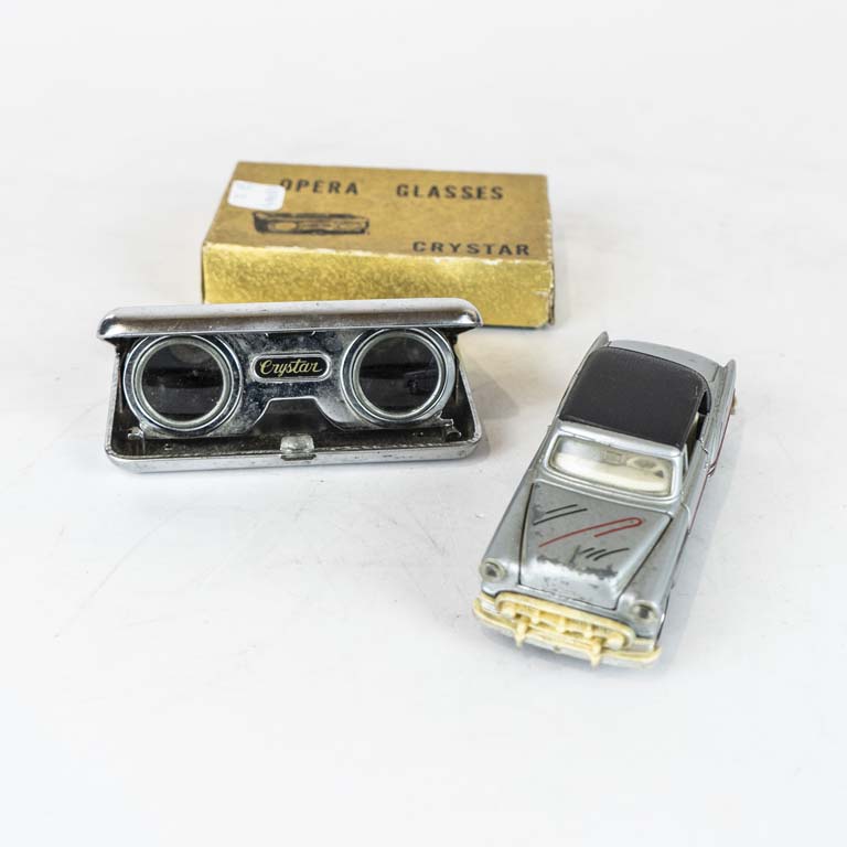 Lote anterior: Par de prismáticos para teatro y autito de coleccion  - Medidas: 10 y 12cm 