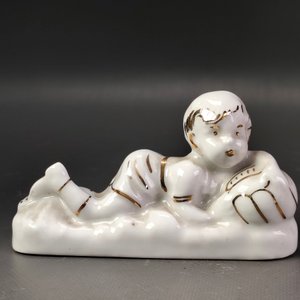 Lote de 5 Piezas de Porcelana Fina: Jarritas Limoges, Florerito Alemán, Calderita y Figura Schmidt - imagen 10