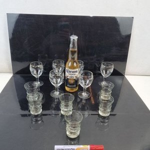 L 269 - Lote De 12 Piezas - Atractivo lote de 12 piezas de cristalería, compuesto por 6 copas para licor con filo dorado y 6 pequeños vasos shot, ideales - imagen 2