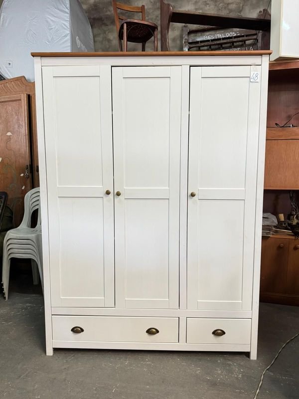 Ropero de madera blanco con 3 puertas y 3 cajones - imagen 3