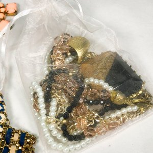 Lote Variado de Bijouterie: Collares y Pulseras - imagen 3